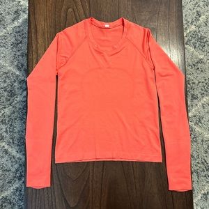 Lululemon Swiftly Tech long sleeve race length, size 6